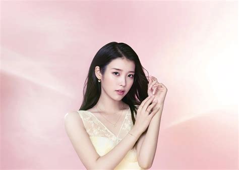 Iu For J Estina 2021 Spring Collection Kpopping