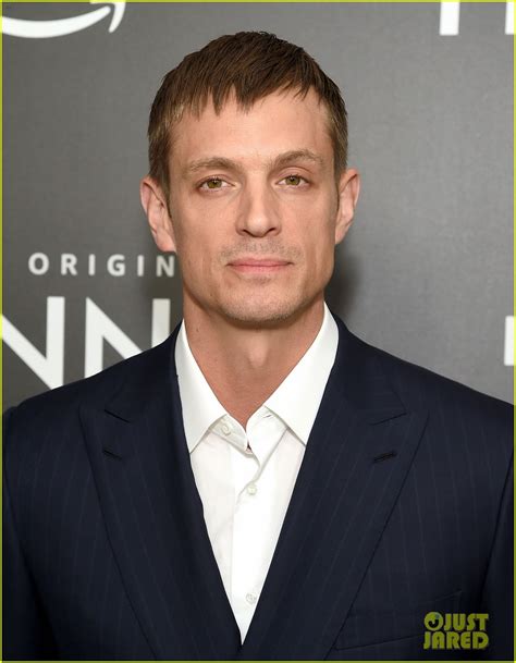 Photo: mireille enos joel kinnaman hanna premiere 02 | Photo 4260815 ...