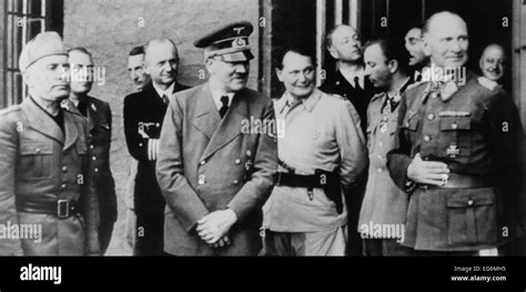 Adolf Hitler Le Port D Un Bandage Sur Sa Main Gauche D Une Tentative D