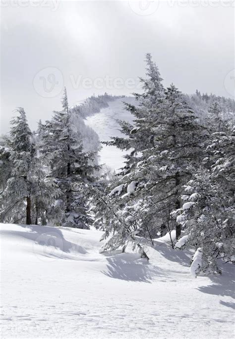 In the snowy mountains near Kusatsu Onsen, Japan 11709936 Stock Photo ...