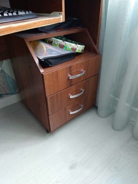 Продаётся тумбочка для компьютернового стола в отличном состоянии, 3 ...