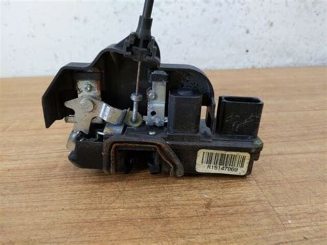 To Cadillac Sts Front Right Door Lock Actuator Used Oem Ebay