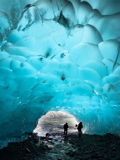 Field Trip: Mendenhall Ice Caves – AdventuresNW