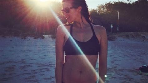 New Hot Sexy Zona Gale Bikini Pics