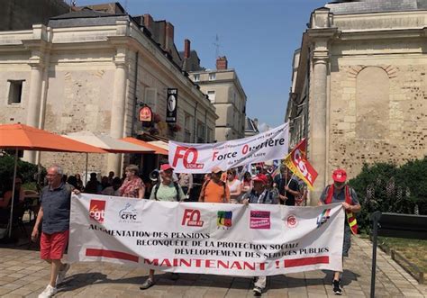 Angers Les Retrait S Taient Dans La Rue Pour Leur Pouvoir Dachat