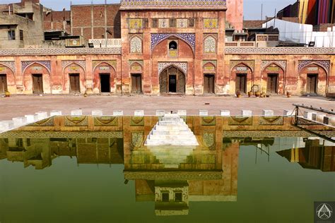 Masjid Wazir Khan