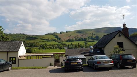 Porsche Noir The Cross Foxes Erbistock The UK