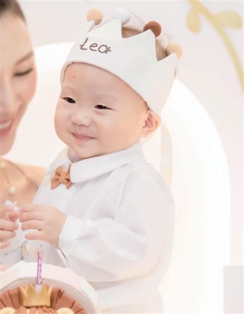 Hot Girl V Ng C Ch M T Ch C Ti C Baby Shower Sang Tr Ng V Ho Nh Tr Ng Gi U Phong Th I C C