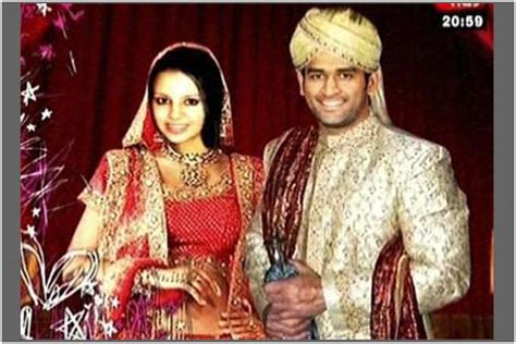 Dhoni Breaks Hearts, Marries Sakshi Singh Rawat - Indian Celebrity Wedding