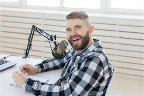 ¡conoce Los Tres Tipos De Locutores De Radio ¿cuál Eres Tú Radionotas