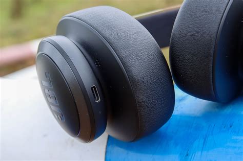 JBL Live 770NC Review Affordable Over Ear Headphones Galaxus