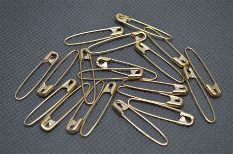 Brass Coiless Safety Pins Medium Tutto