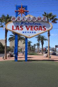 Exploring The Famous Las Vegas Sign: History And Visitor Tips - Journey ...