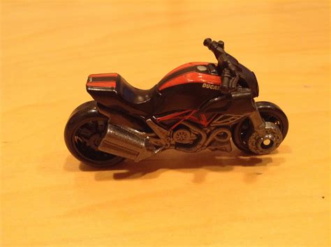 JULIAN S HOT WHEELS BLOG Ducati Diavel 2016 HW Moto