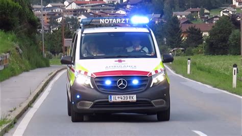 Horn Gruß NEF Schönberg RD 11 439 auf Einsatzfahrt in Neustift im