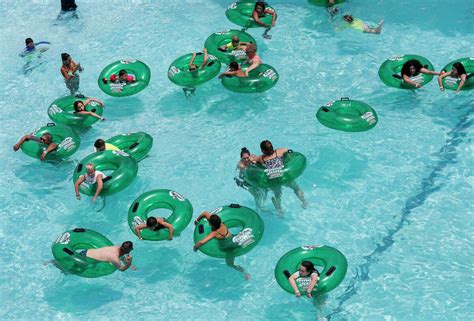 Houston Lazy Rivers To Float At Area Hotels Waterparks Resorts