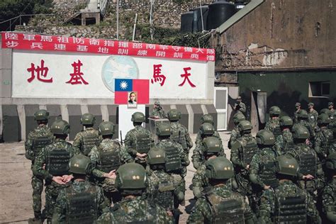 馬防部指揮官主持基地開訓典禮 勉官兵勇於接受挑戰 軍聞 馬防部指揮官主持基地開訓典禮 勉官兵勇於接受挑戰 青年日報