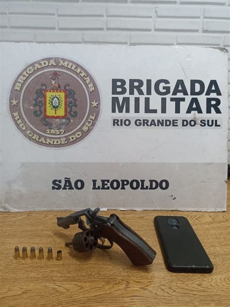 BM de São Leopoldo prende dupla carro roubado Brigada Militar