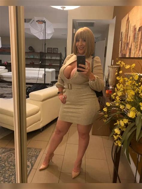 Pin by Mariemirabelle on Épingles créées par vous Curvy woman Nude celebrities Beautiful