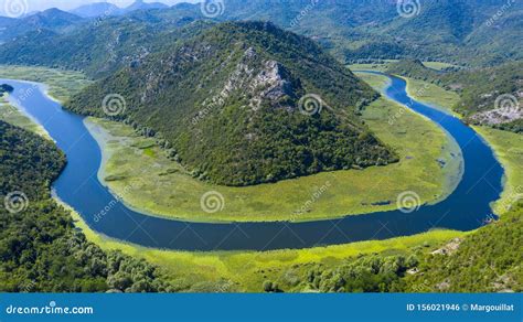 PanorÃmica De La Skadar Del Lago En Montenegro Foto de archivo