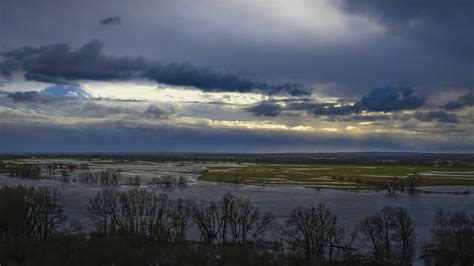 Sonnenuntergang Hinter Regenwolken Sunset Behind Rain Cl Flickr