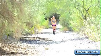 La Sexy Rubia Amateur Brielle Se Mete Los Dedos En El Culo Hasta El Fondo Y Alcanza Un Orgasmo