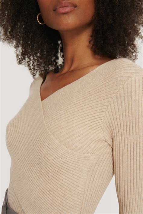 Cropped Overlap Knitted Sweater Beige Na