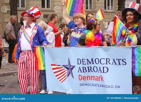 Pride Parade Anual Lgbt Impresiones Del Homosexual Y Lesbiana Que Participa En Pride Parade Gay