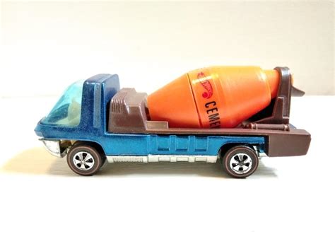 LOT 41 REDLINE 1969 CEMENT TRUCK HOT WHEELS CAR EstateSales Org