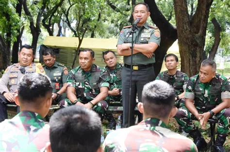 Pangkostrad Dampingi Panglima Tni Cek Kesiapan Pasukan Pengamanan