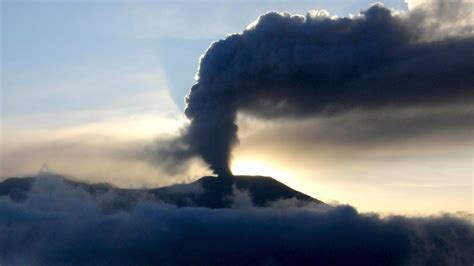 PVMBG Sebut Gunung Marapi Alami Perubahan Tipe Erupsi Regional