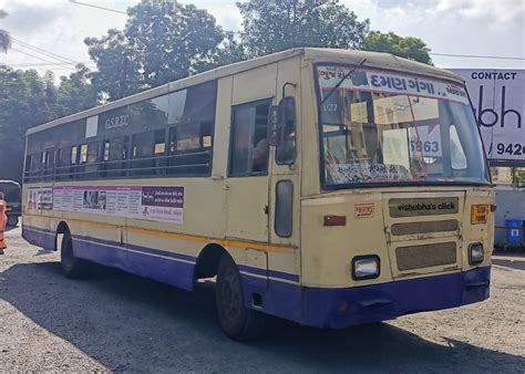 Gsrtc Deluxe Express Bus Gsrtc Old Deluxe Express Bus Flickr