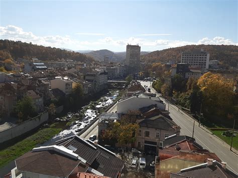 Лек спад на работещите в региона | Gabrovo News