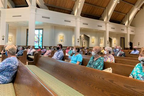 Extraordinary Eucharistic Ministers Of Holy Communion Divine Mercy