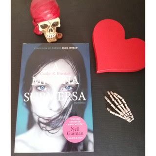 Livro A Menina Submersa DARKSIDE Shopee Brasil