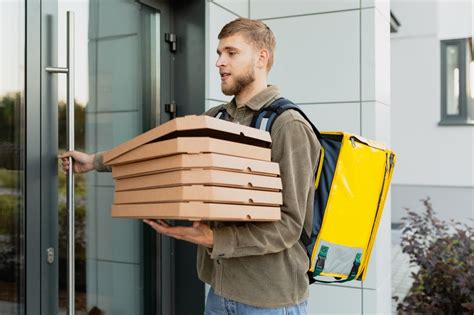 «СберМаркет» запустил доставку из Zotman Pizza в Москве – Новости ...