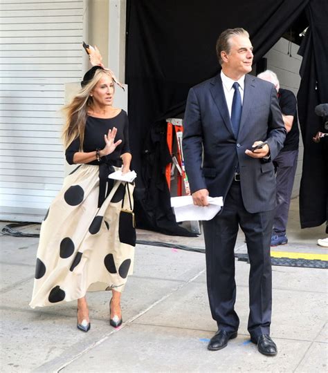 Carrie E Mr Big Di Nuovo Insieme Sarah Jessica Parker E Chris Noth Sul Set Del Revival Di Sex