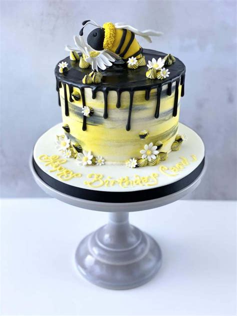 Buzzing Bee Birthday Cake Cakes