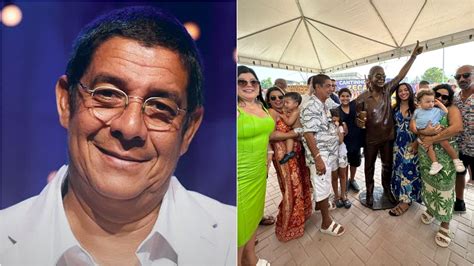 Zeca Pagodinho inaugura estátua em sua homenagem em Xerém ISTOÉ