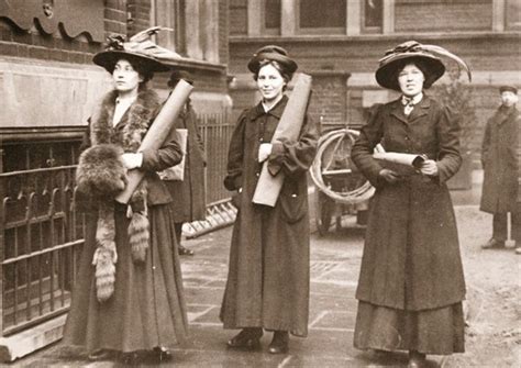 Suffragettes Armed With Materials To Chain Themselves To Railings