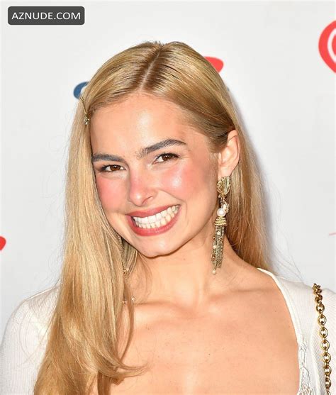 Addison Rae Sexy Flaunts Her Hot Legs In A Sultry Lace Dress At 102 7 KIIS FMs Jingle Ball 2024