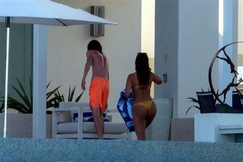 Eiza Gonzalez S Fat Sexy Ass After Self Isolation Photos The Fappening