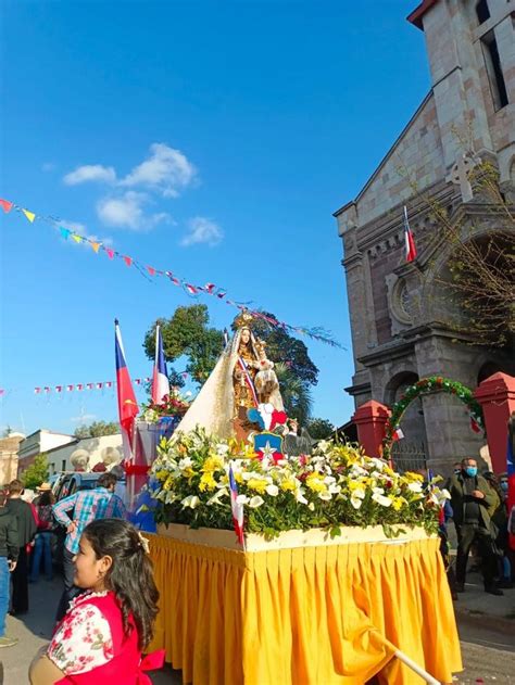 Devoción Y Alegría En Oración Por Chile