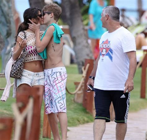Chupacabra Selena Gomez Bikini Justin Bieber Hawaii
