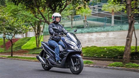 Honda Pcx Chega S Lojas A Partir De R Carro E Motos