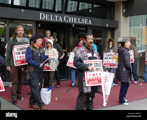 Hotel Workers on Strike Stock Photo - Alamy