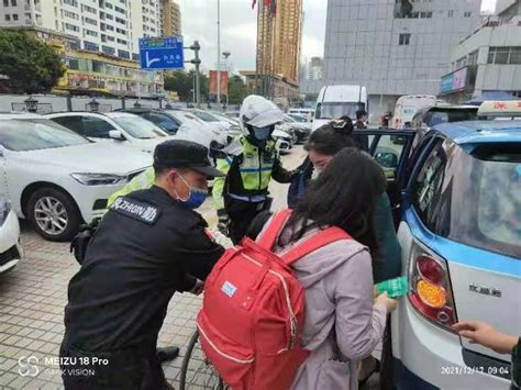 情况危急！孕妇羊水破裂，送医途中遇早高峰，关键时刻