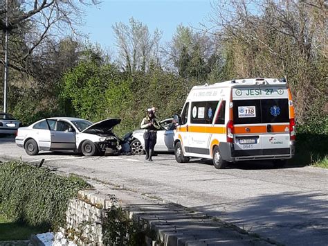 JESI INCIDENTE CON FERITI IN VIA SAN MARCELLO QdM Notizie