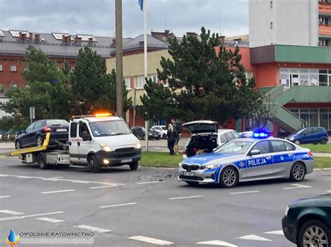 Zderzenie Audi Z BMW Na Rondzie W Opolu O Polskie Ratownictwo