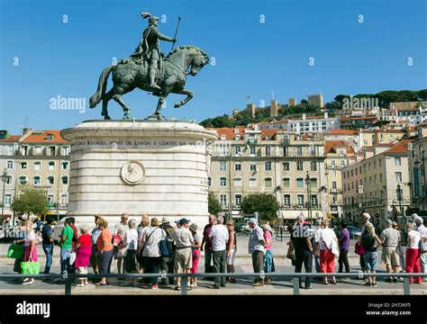 Lisboa Portugal Estatua De Dom Joao I En Pra A Da Figueira Castelo